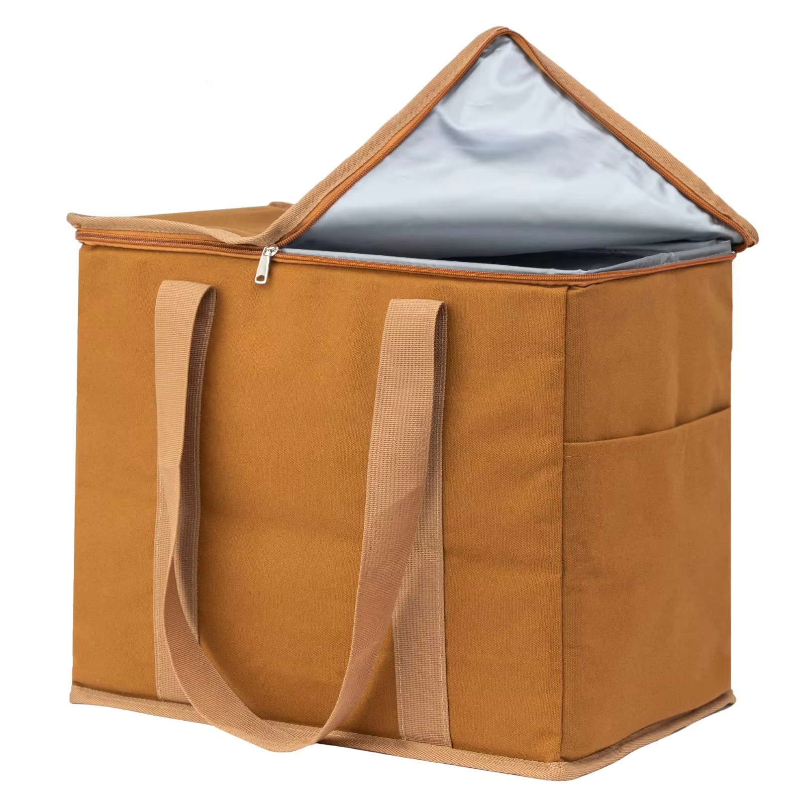 How to Keep Drinks Cold in an Insulated Beach Bag?