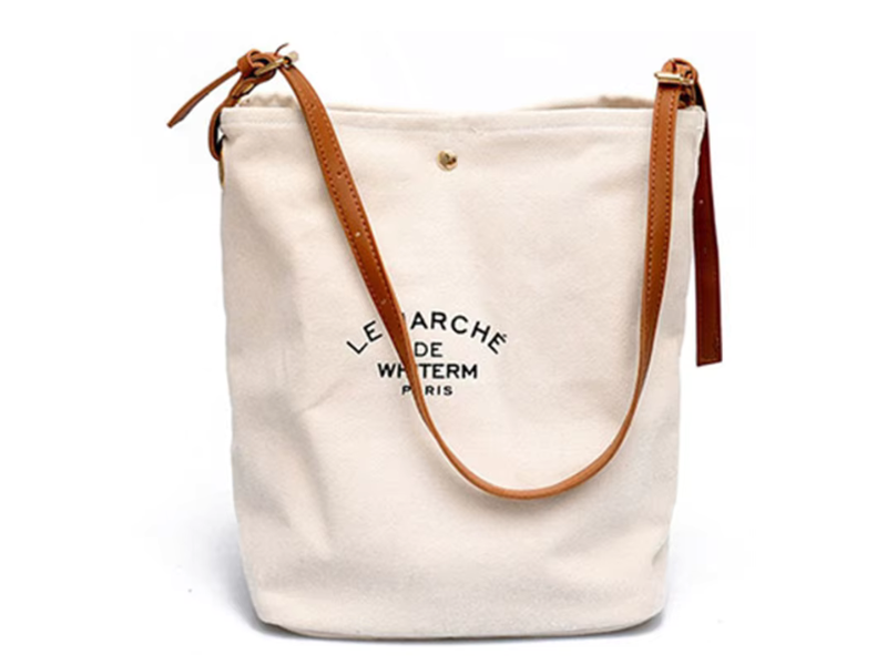 How Supermarkets Can Boost Brand Loyalty with Personalized Tote Bags