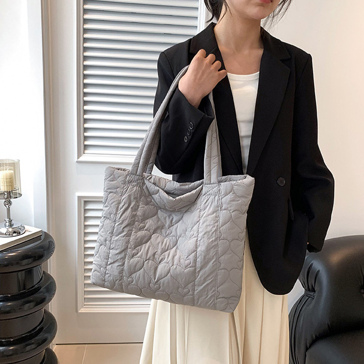 Travel Shoulder Nylon Puffer Bag Winter Quilted Puffy Puffer Tote Bags for Women supplier