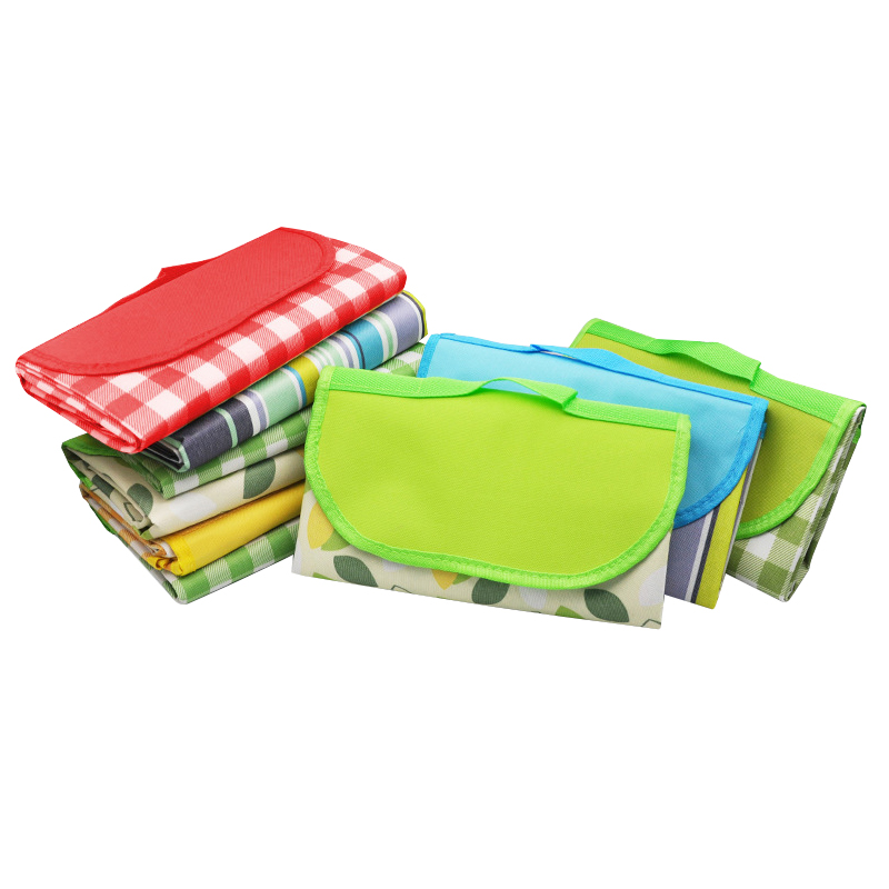 Custom Portable Foldable Picnic Mat Fashion Styles for Outdoor Beach Camping with PP Material Logo Included
