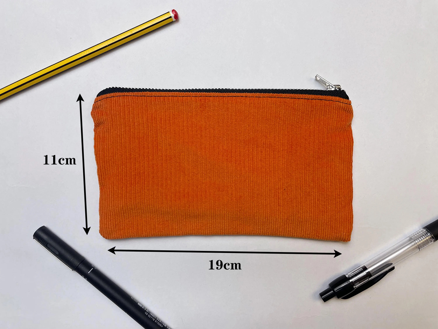 Eco-Friendly Corduroy Simple Artistic Stationery Bag Vintage Style Makeup Storage Bag with Zipper Closure Solid Color