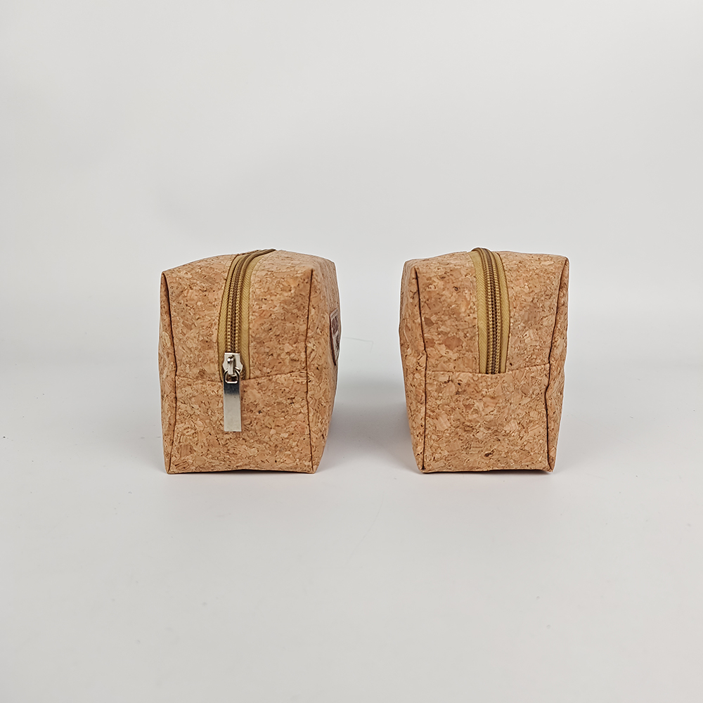 Custom Canvas Travel Makeup Bag with Zipper Closure Cork Bottom Fashionable Letter Pattern Cosmetic Gift Bag