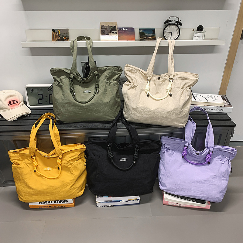 Unisex Large Capacity Lightweight Commuting Shopping Tote Bag Fashionable Casual Zipper Closure Shoulder Bag