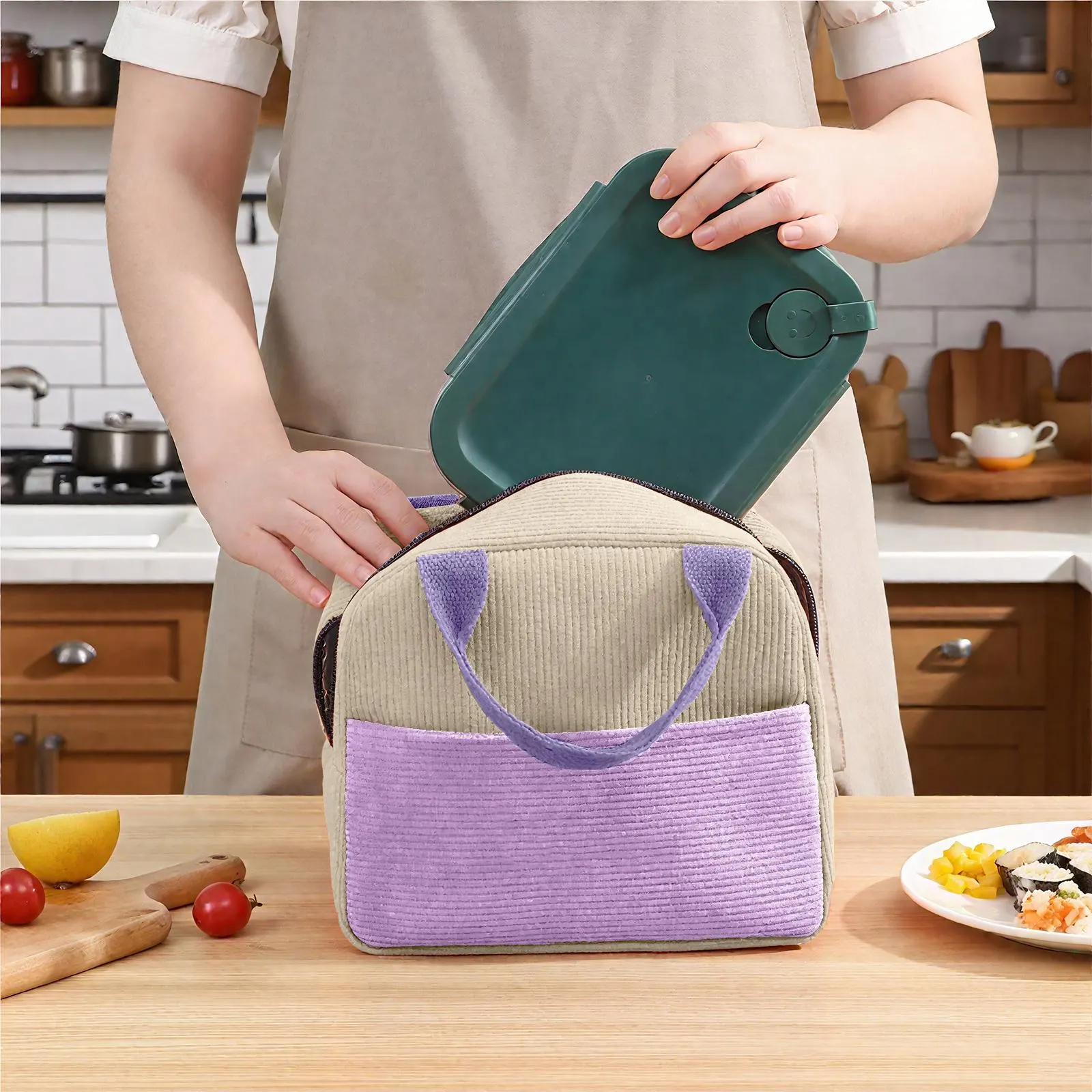 Portable Waterproof Cooler Tote Bag with Insulation Fashionable Leak-Proof Lunch Bag for Lunch Wine Cans Customizable Logo