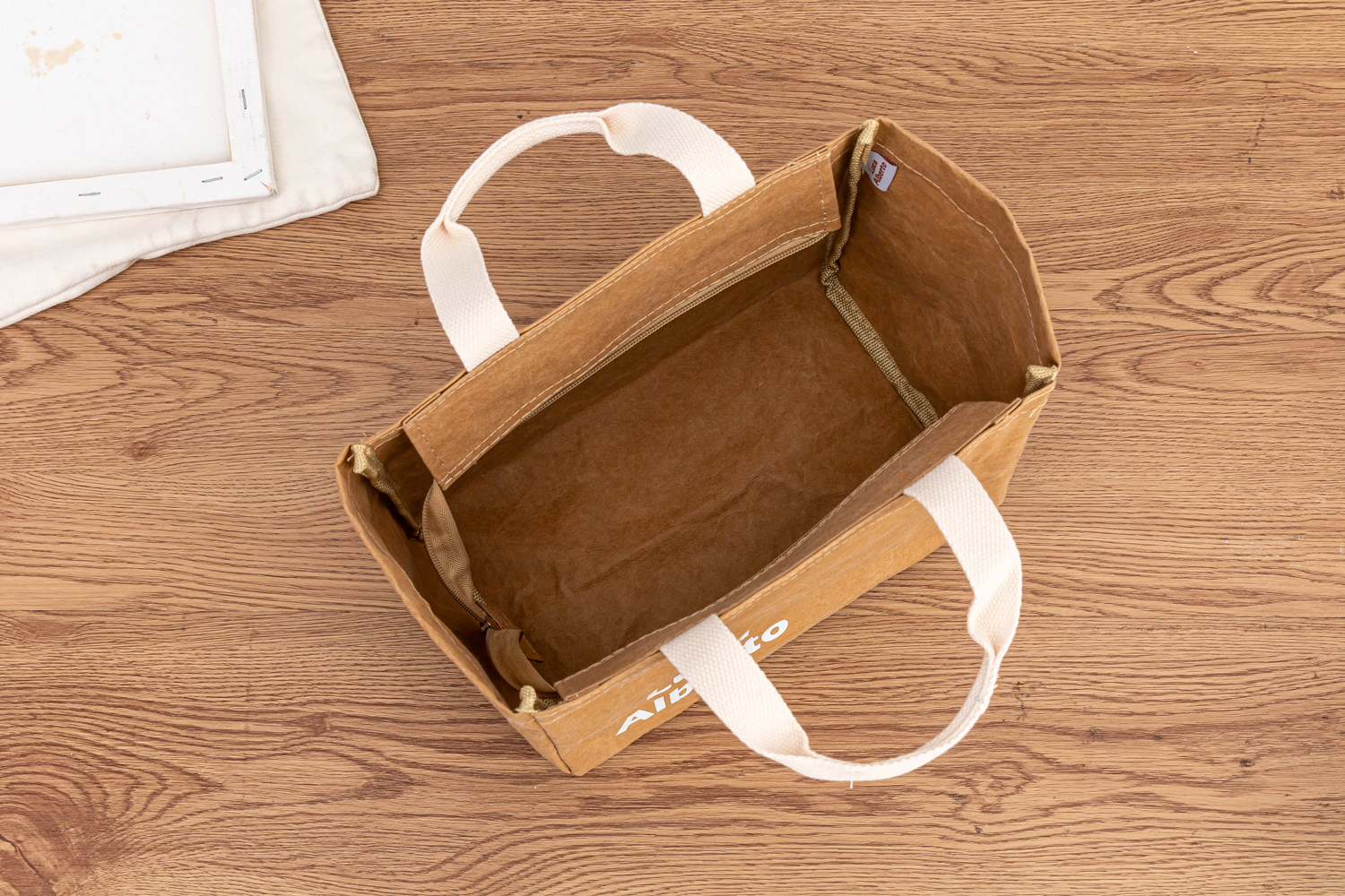 New Fashion Washable Kraft Paper Large Tote Bags With Zipper for Work Lunch Multifunctional Storage