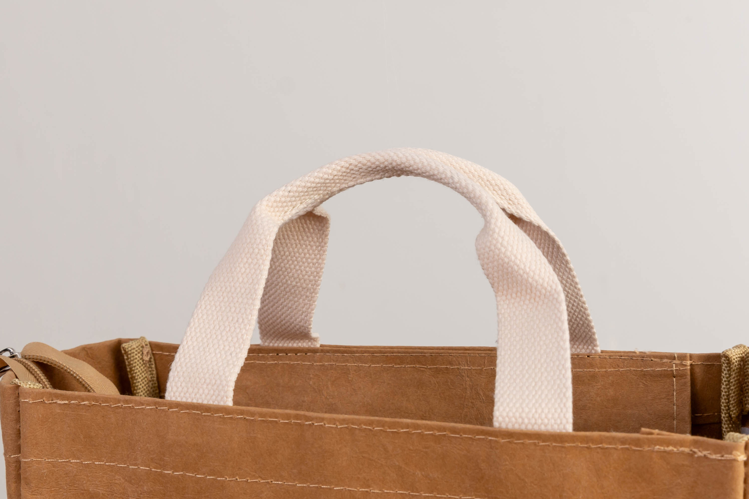 New Fashion Washable Kraft Paper Large Tote Bags With Zipper for Work Lunch Multifunctional Storage factory